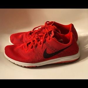 Men's Size 10.5 NIKE FLEX FURY Sneakers Running Shoes - Red